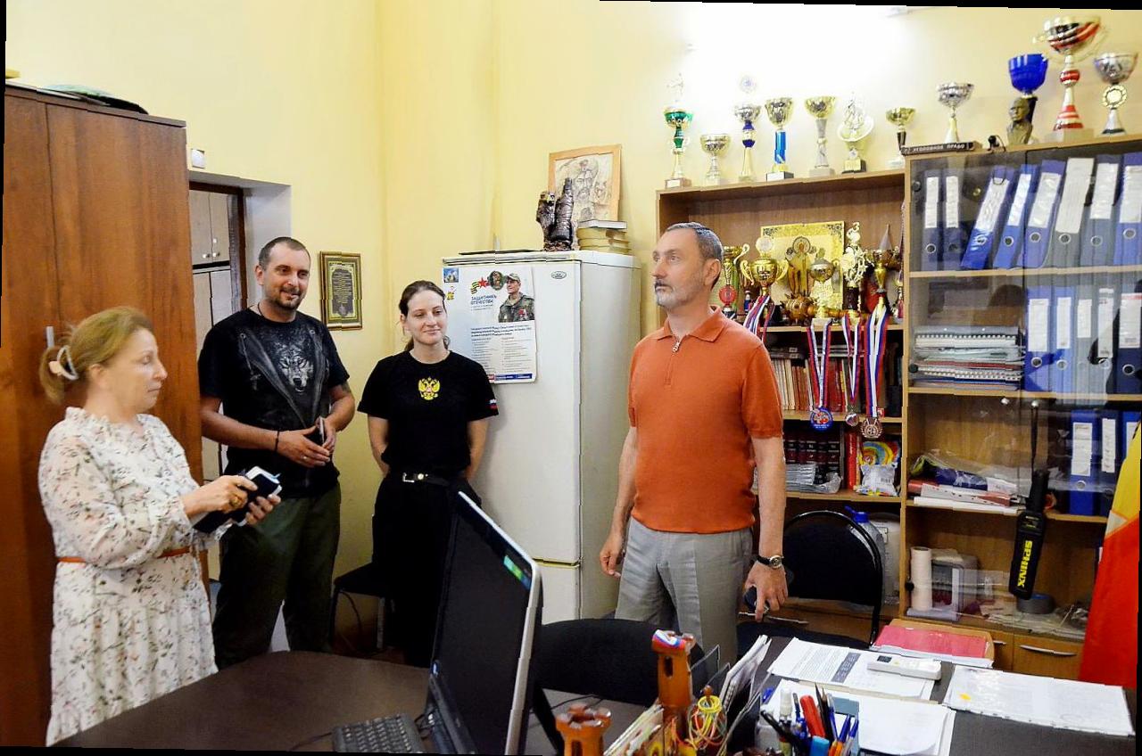 «Виктор Тепляков встретился с казаками Центрального района»