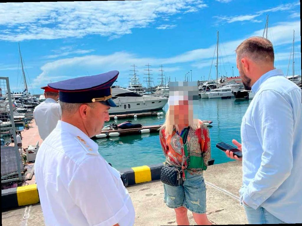 В Сочи борются с навязчивыми зазывалами