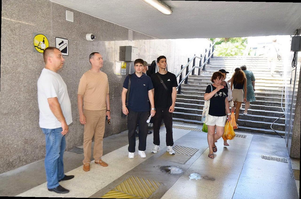 «Виктор Тепляков осмотрел подземные переходы в Центральном районе Сочи»