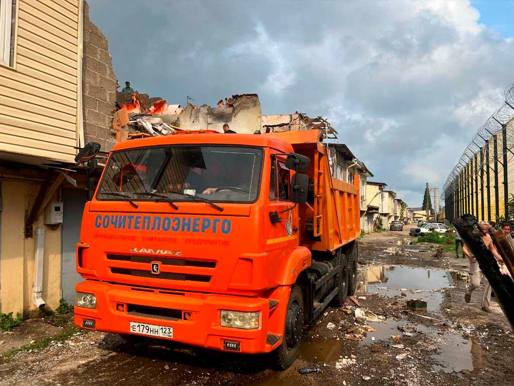 Ликвидация последствий атаки беспилотников в Сочи