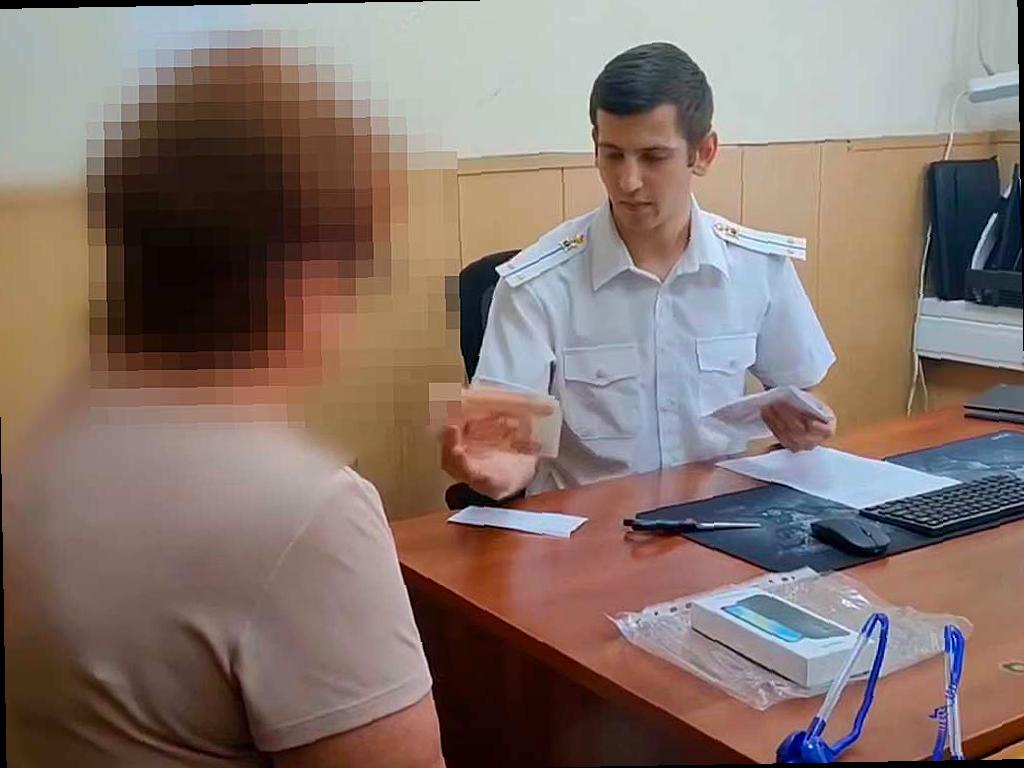 Полицейские в Сочи помогли пенсионерке вернуть украденные деньги