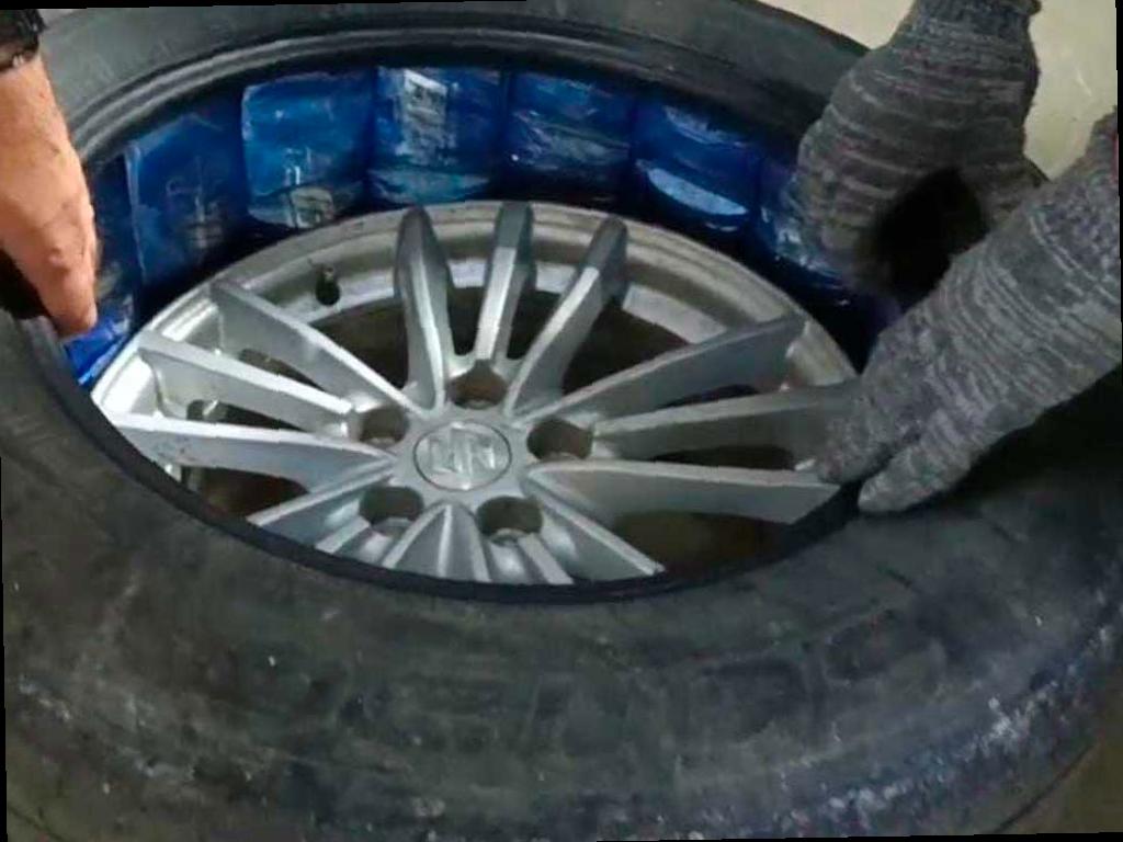 Задержаны два автомобиля с контрабандой на таможне в Адлере