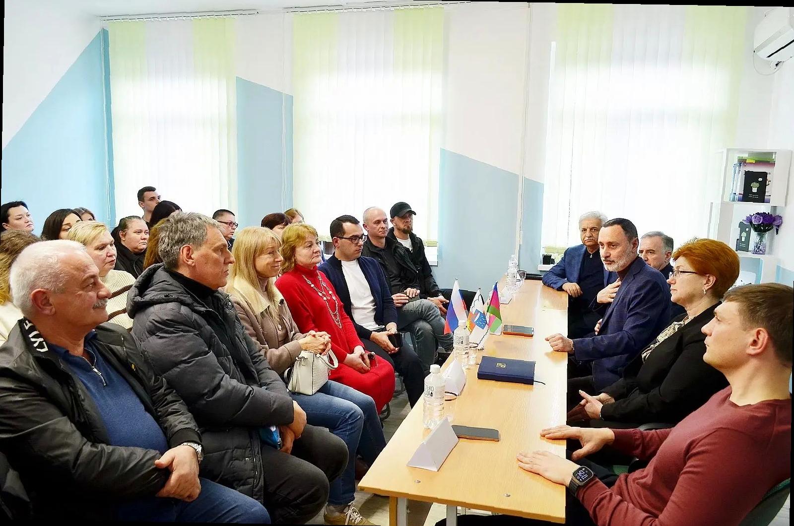 «Виктор Тепляков поддержал строительство новой школы в селе Пластунка»