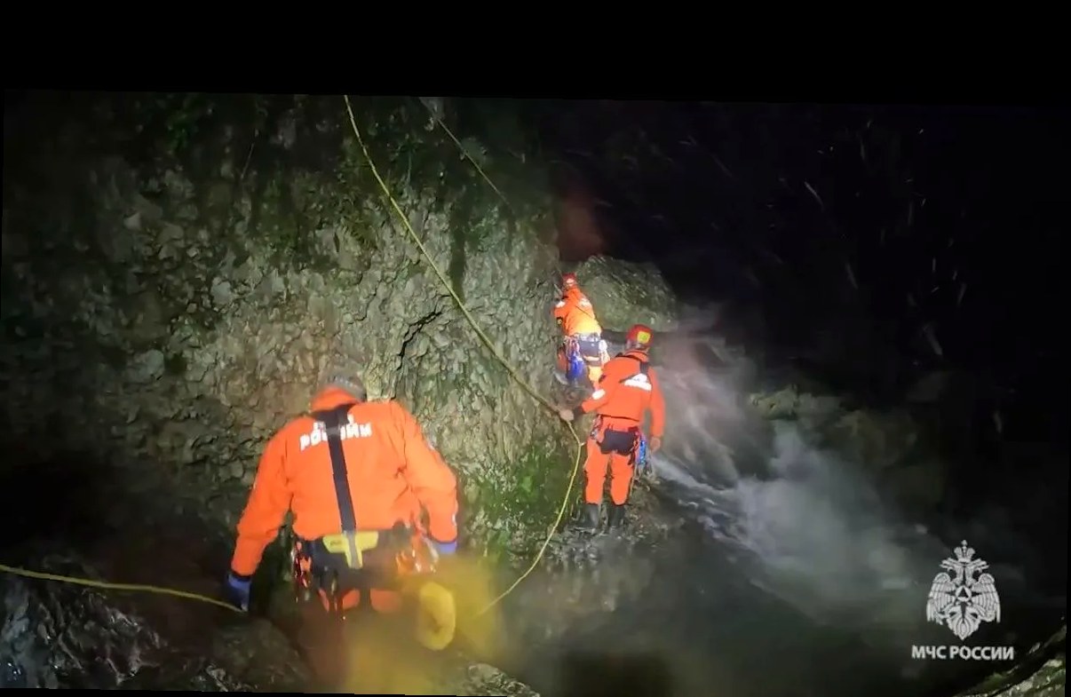 Трагедия в «Пасти Дракона»: в Сочи из пещеры подняли тело 24-летней сп