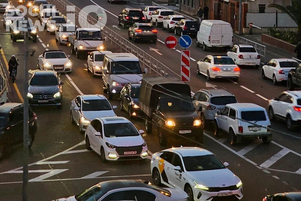 Перекрытие дороги в Сочи из-за чемпионата по автомобильным гонкам