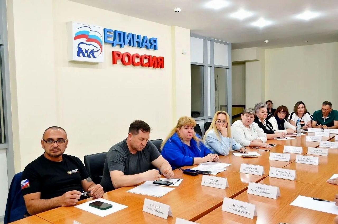 Депутат ЗСК Виктор Тепляков встретился по вопросам гуманитарной помощи в зоне СВО