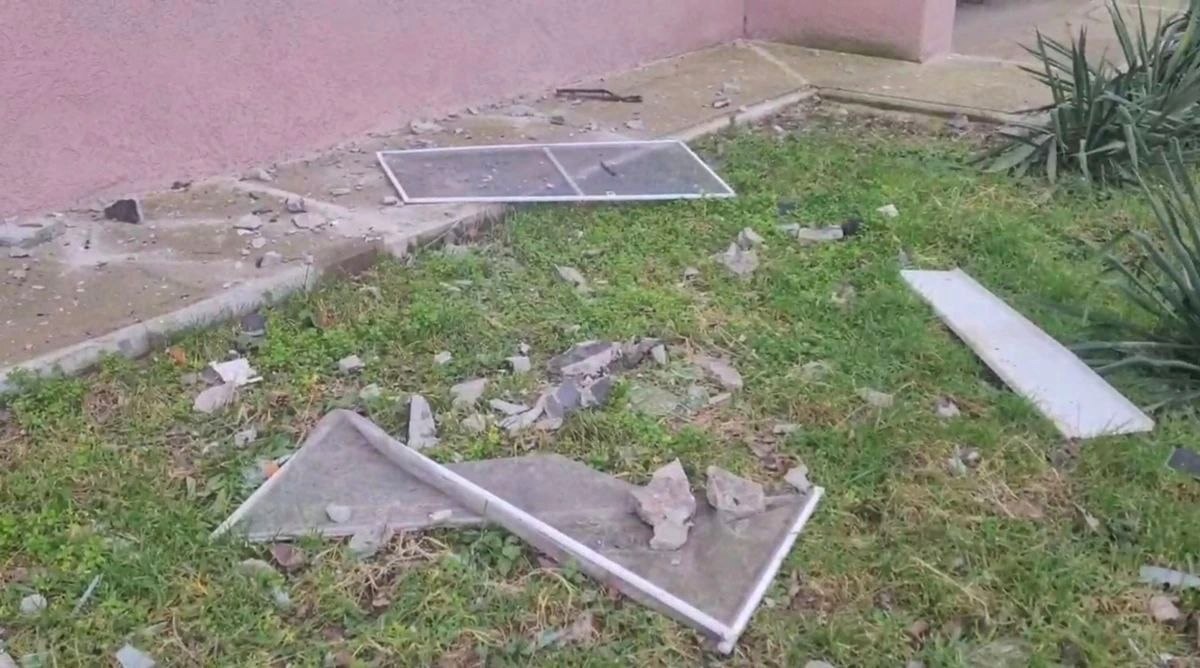 Обломки беспилотных летательных аппаратов повредили три дома в Сочи, пострадали пять человек