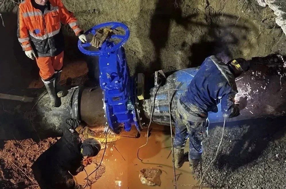 На улице Кубанской в Сочи заменили четыре из пяти единиц водопроводной арматуры