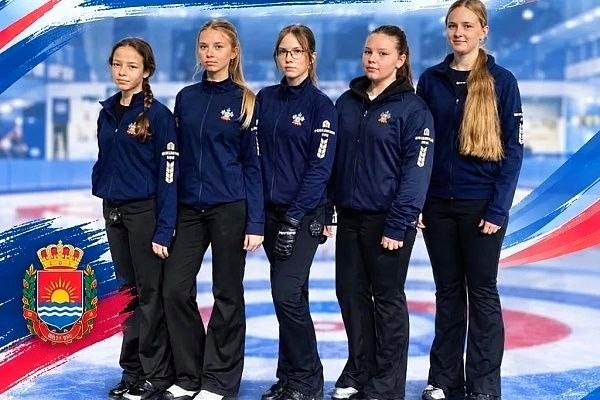 Сочинские спортсменки заняли третье место на всероссийских соревнованиях по керлингу